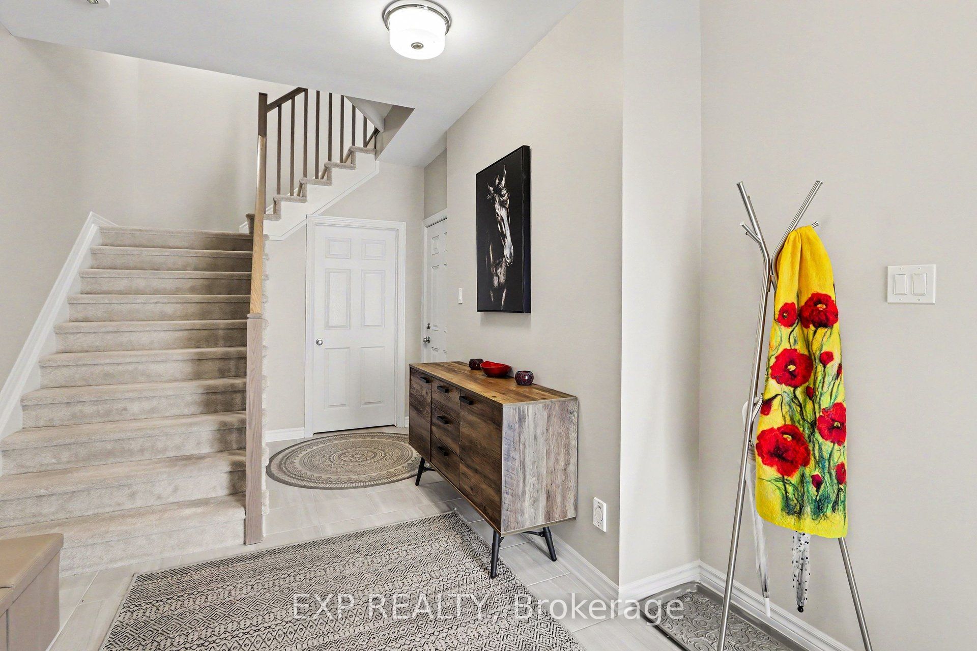 276 Pastel Way Property Photo 4