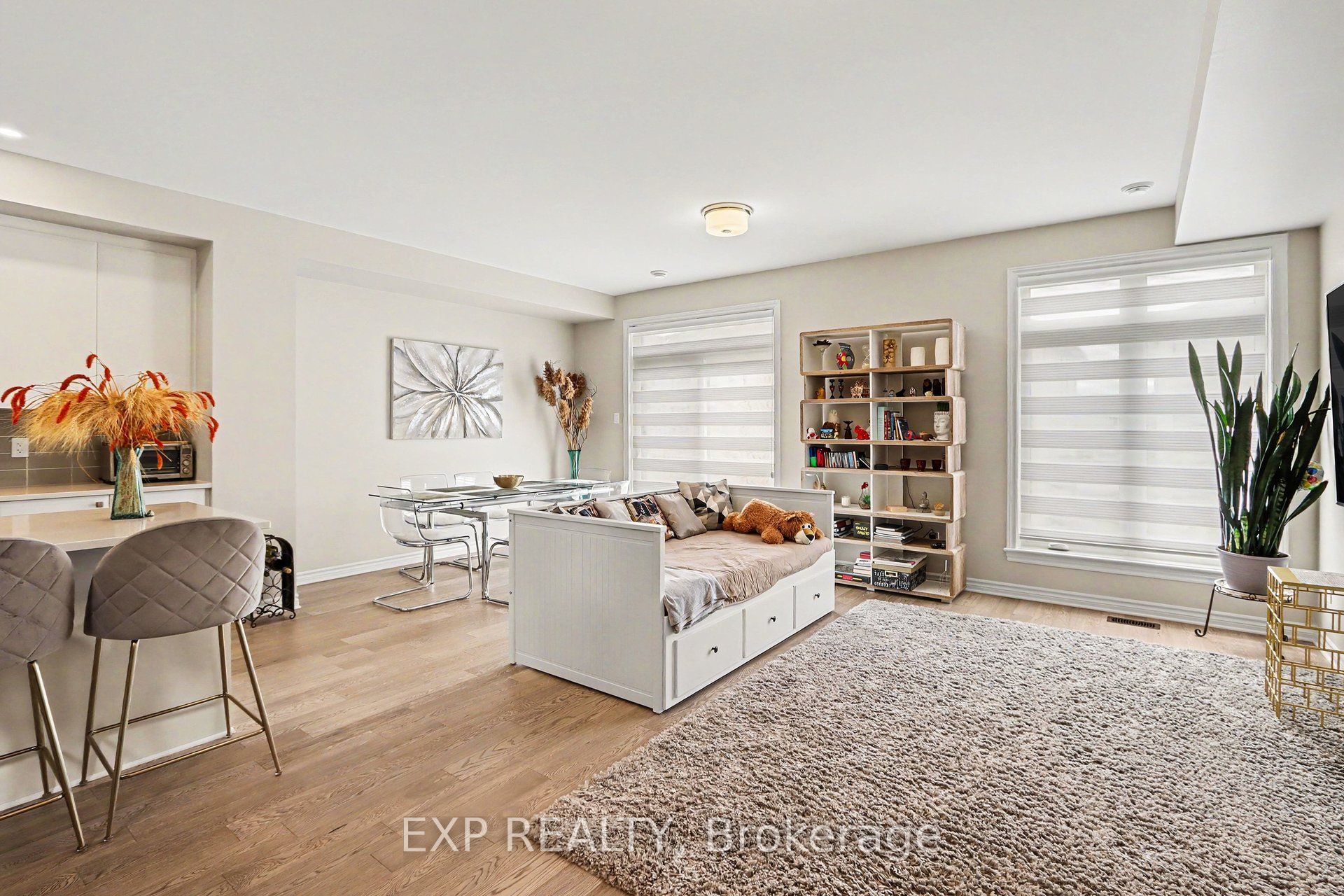 276 Pastel Way Property Photo 7