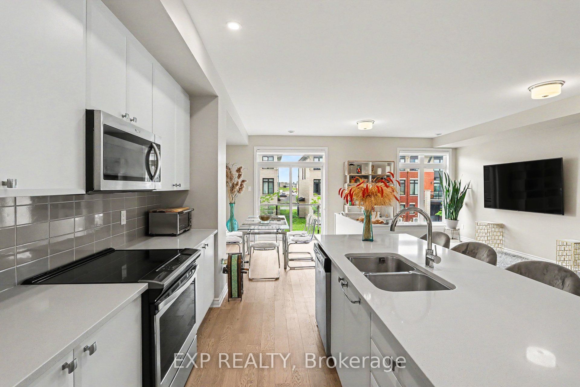 276 Pastel Way Property Photo 17