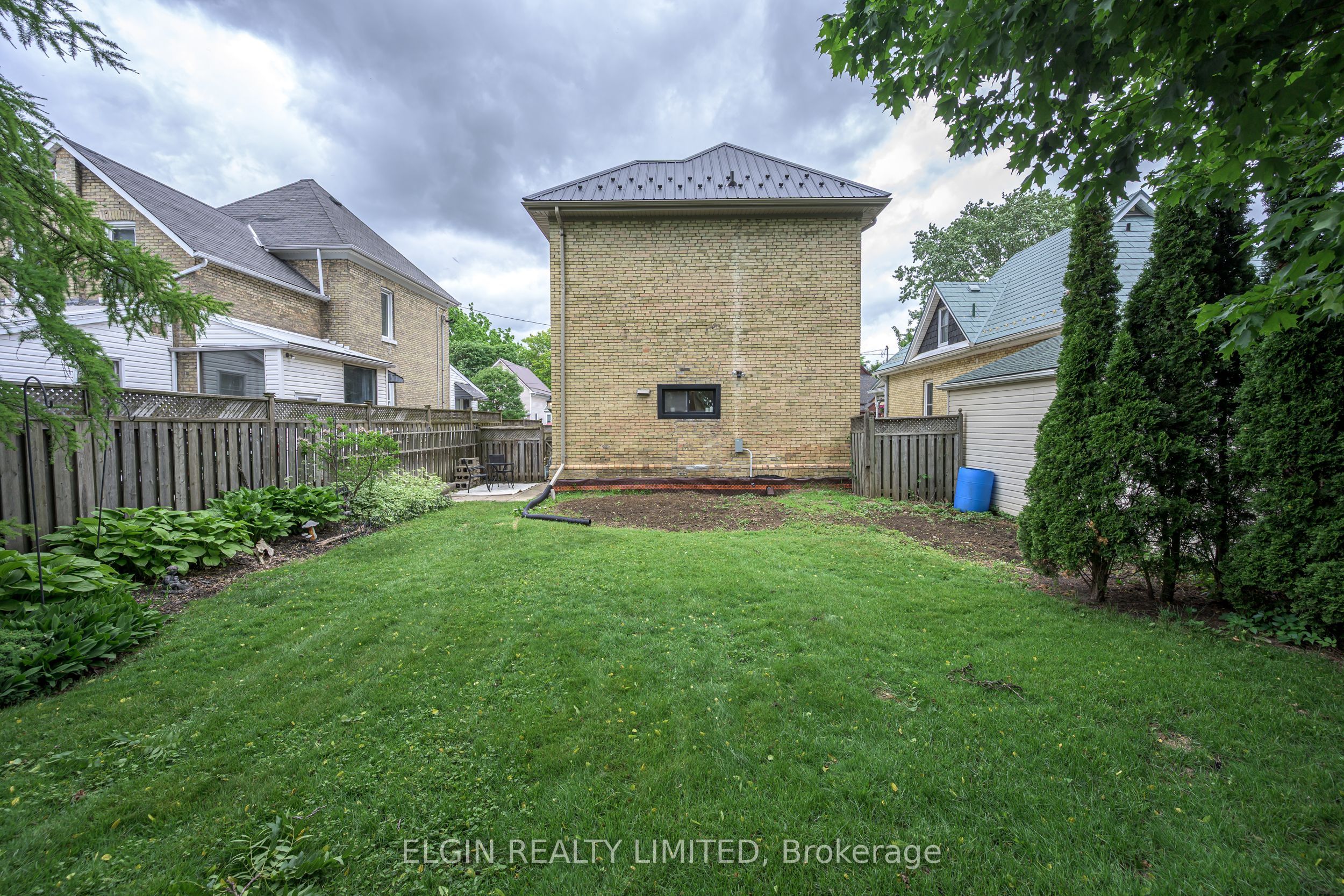 25 Locust Street Property Photo 23