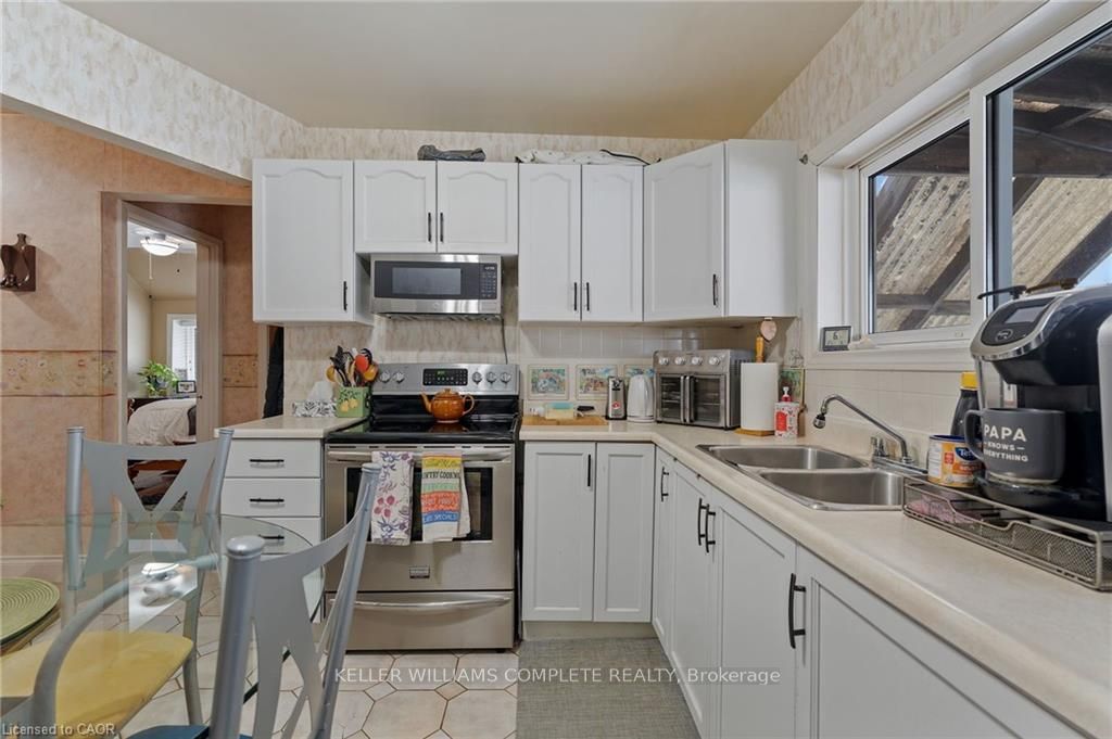2 Mill Street E Property Photo 27