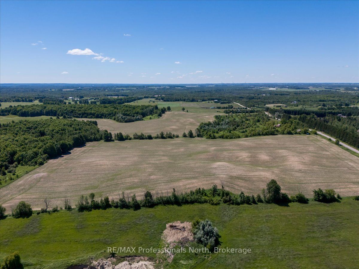 555463 Mono-amaranth Townline Property Photo 10