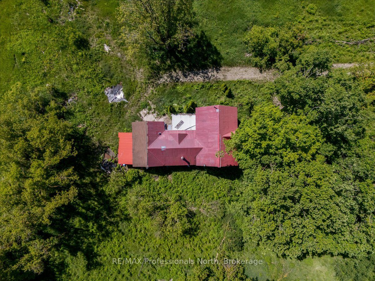555463 Mono-amaranth Townline Property Photo 14