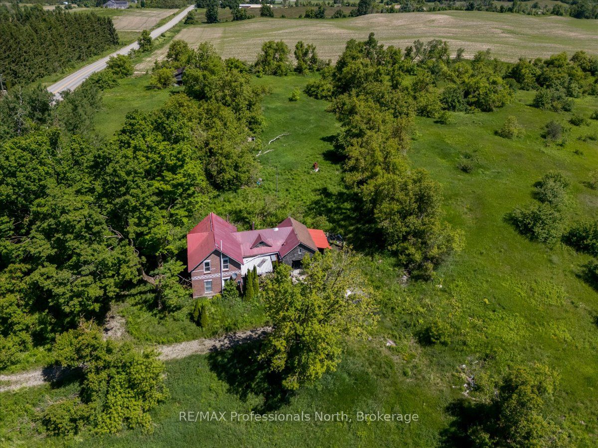 555463 Mono-amaranth Townline Property Photo 15
