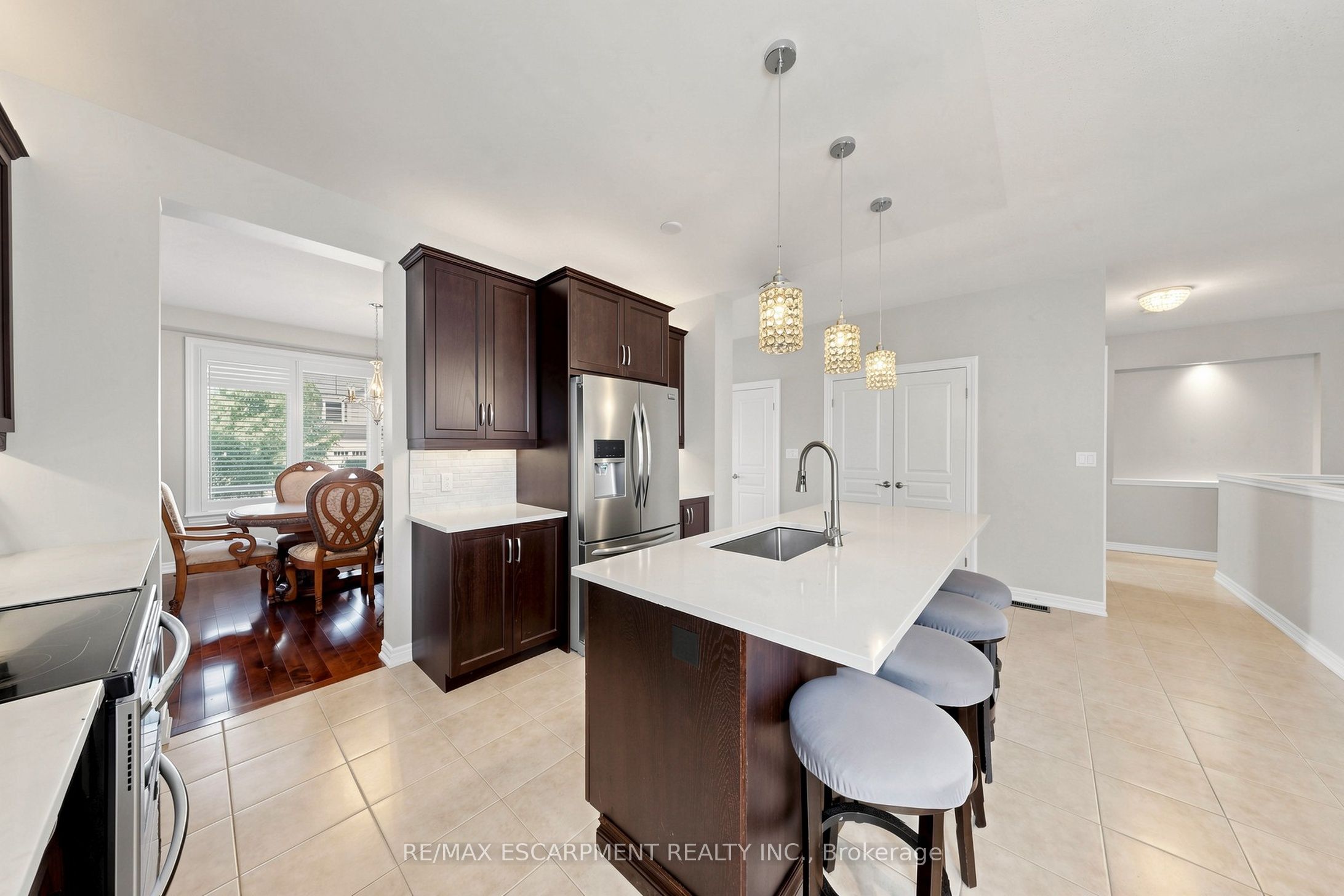 18 Gateway Avenue Property Photo 7