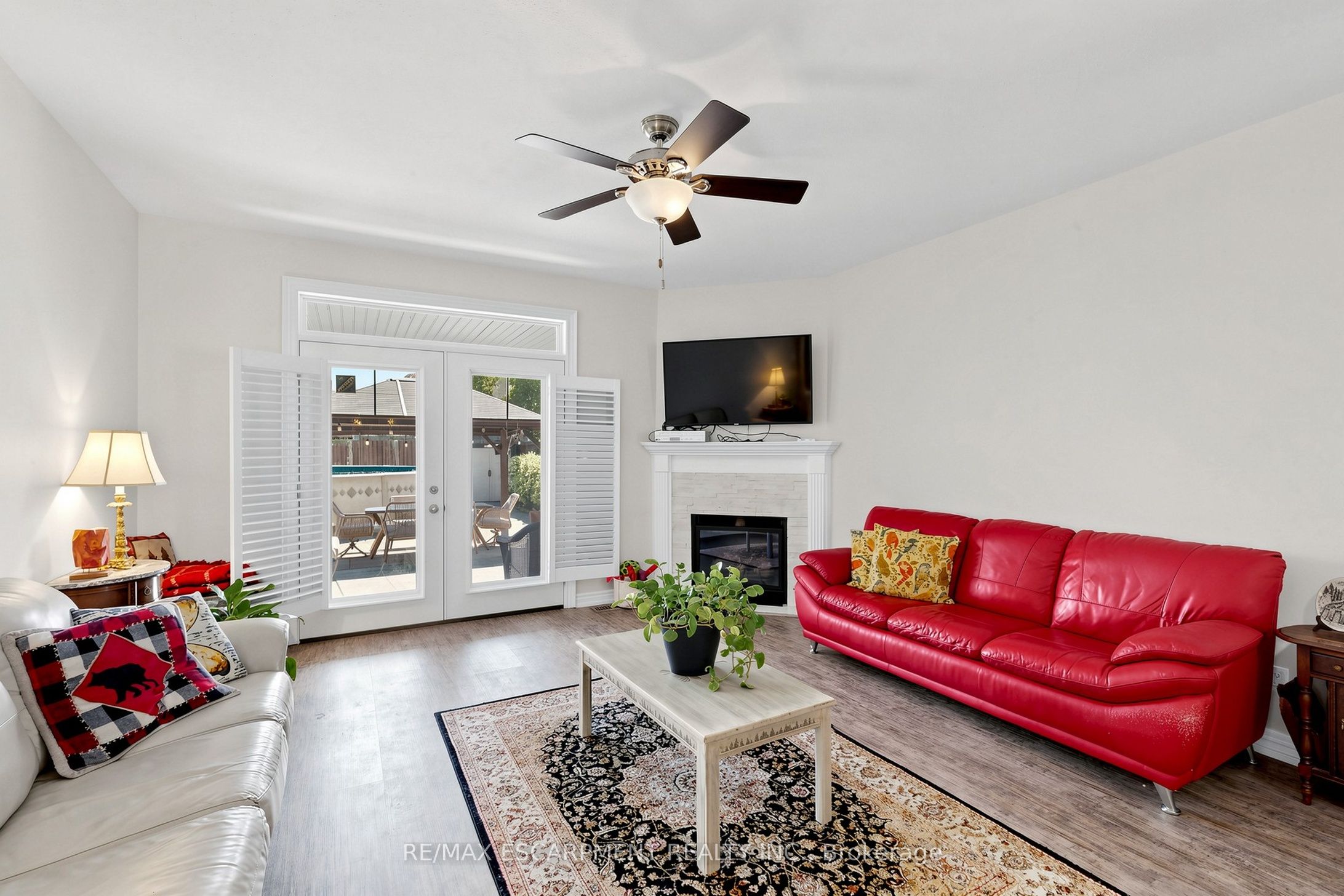 18 Gateway Avenue Property Photo 11