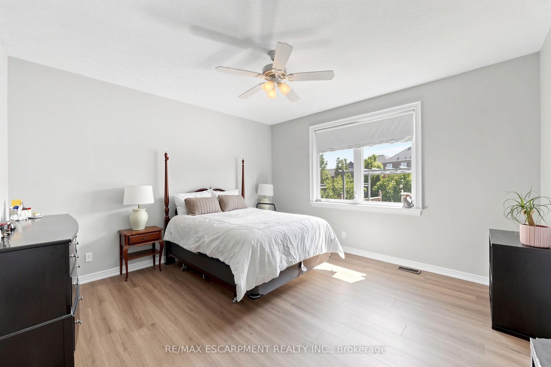 18 Gateway Avenue Property Photo 16