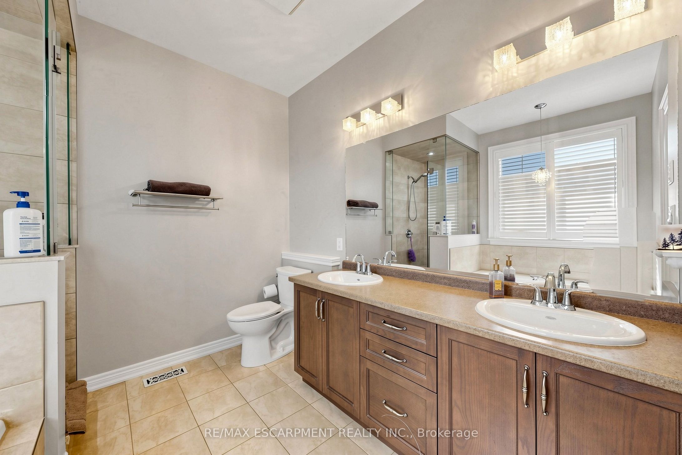 18 Gateway Avenue Property Photo 18