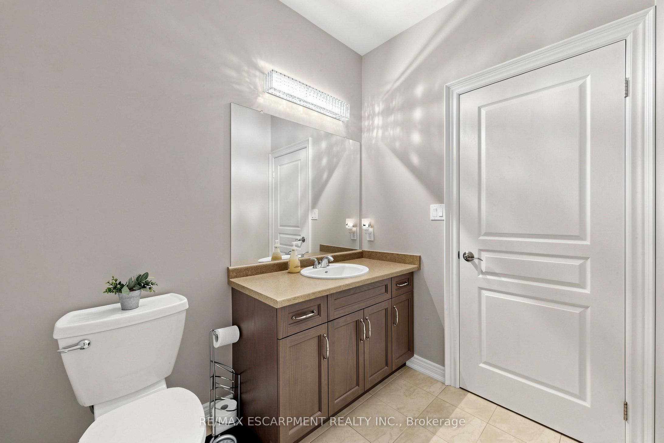 18 Gateway Avenue Property Photo 23