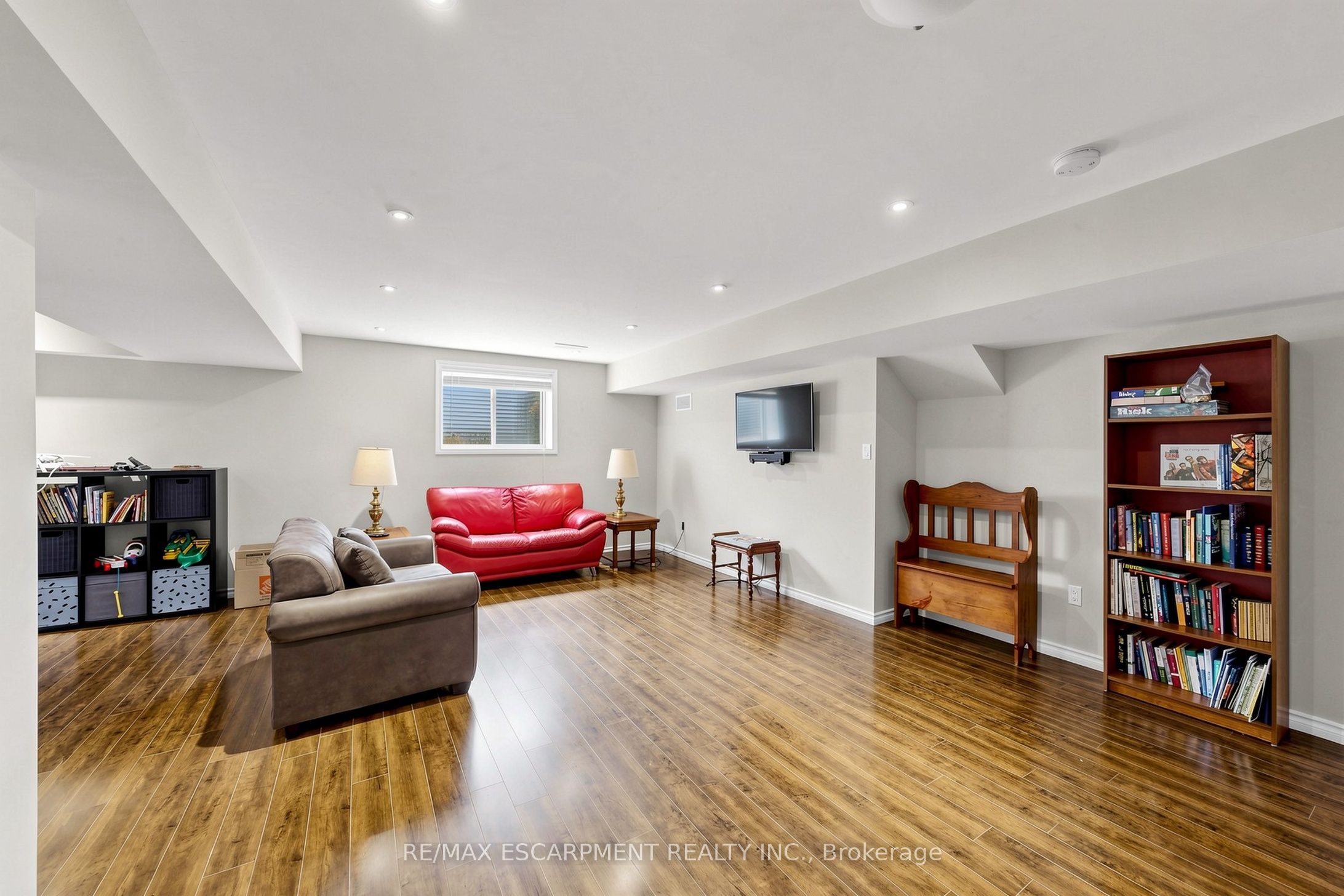 18 Gateway Avenue Property Photo 26