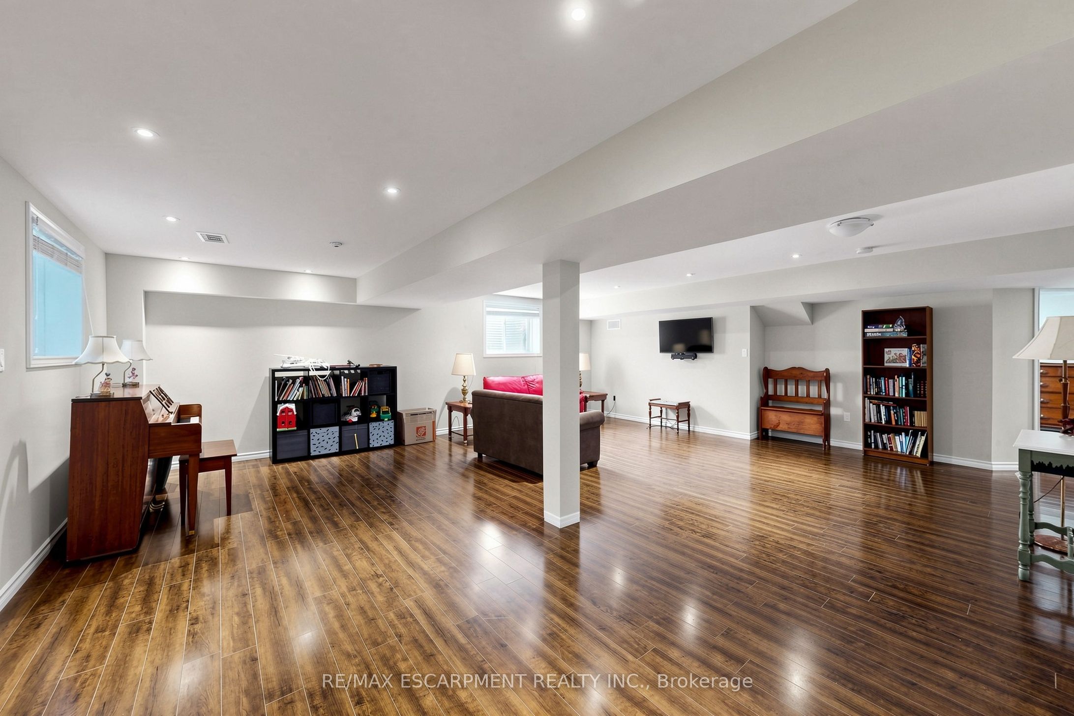 18 Gateway Avenue Property Photo 29