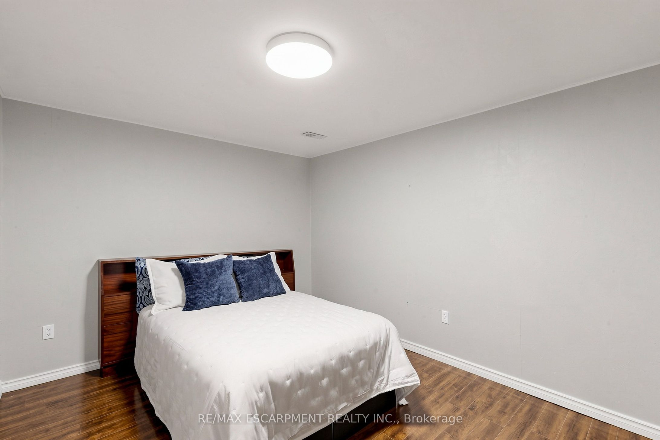 18 Gateway Avenue Property Photo 33