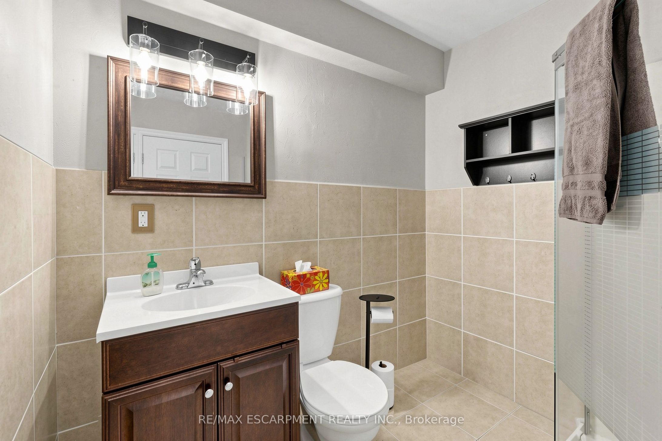 18 Gateway Avenue Property Photo 36