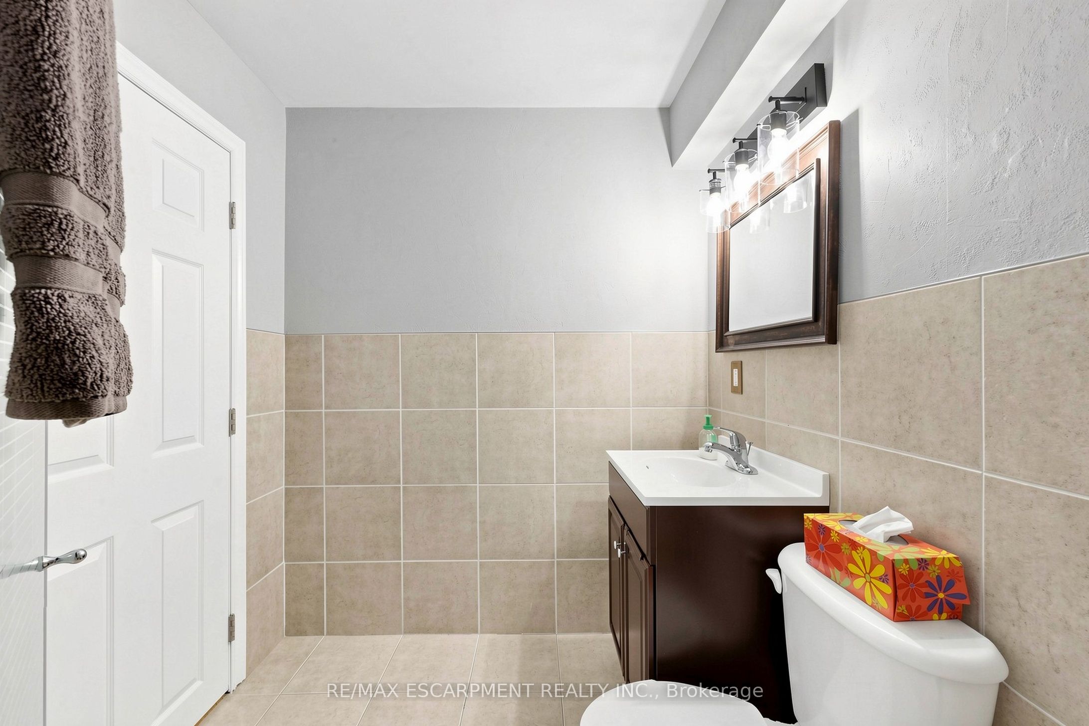 18 Gateway Avenue Property Photo 38