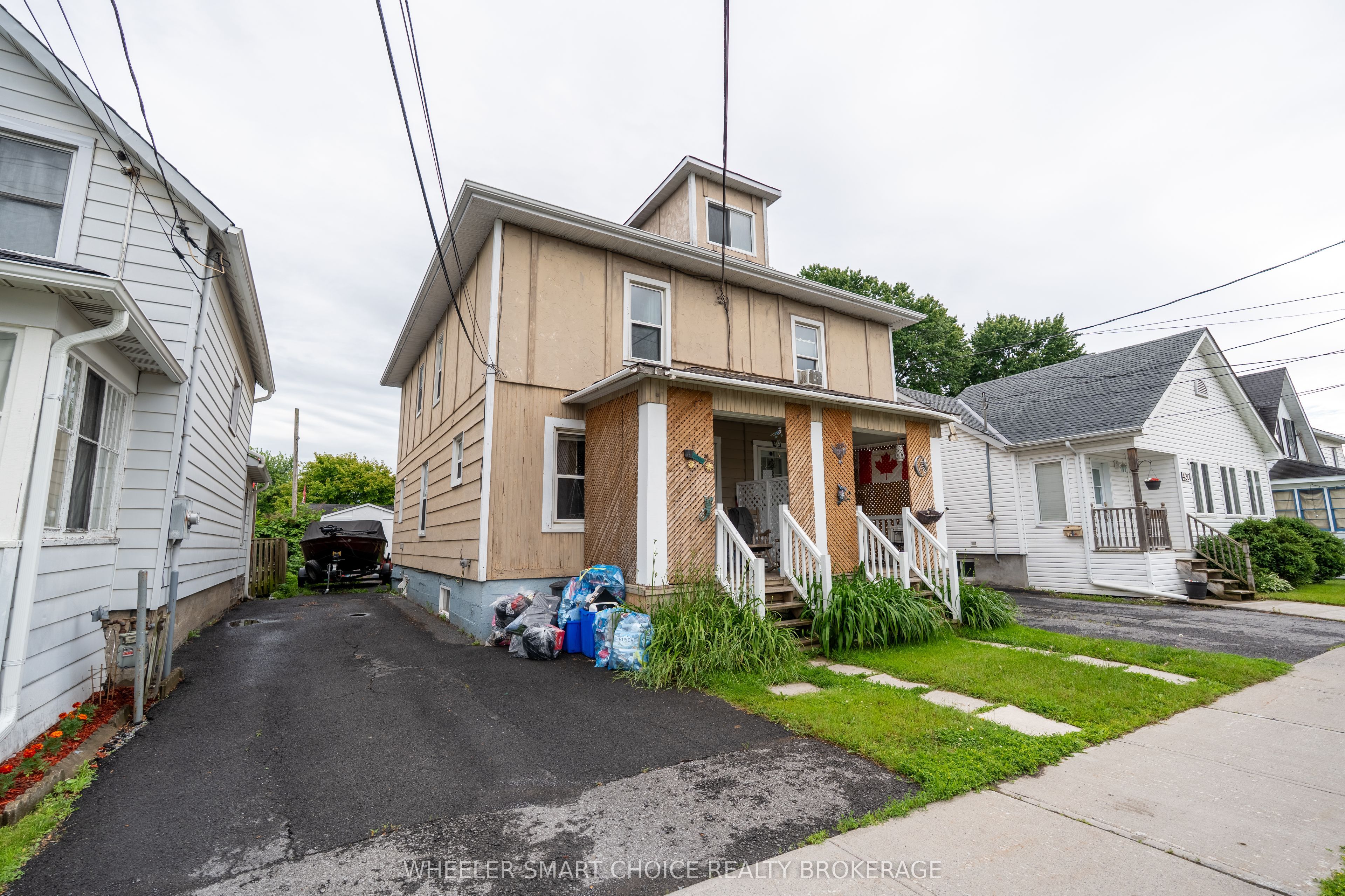 434-436 5th Street E Property Photo 1