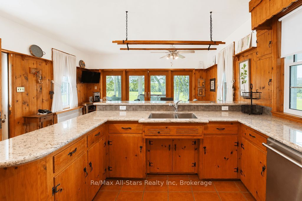2386 60 Highway Property Photo 6