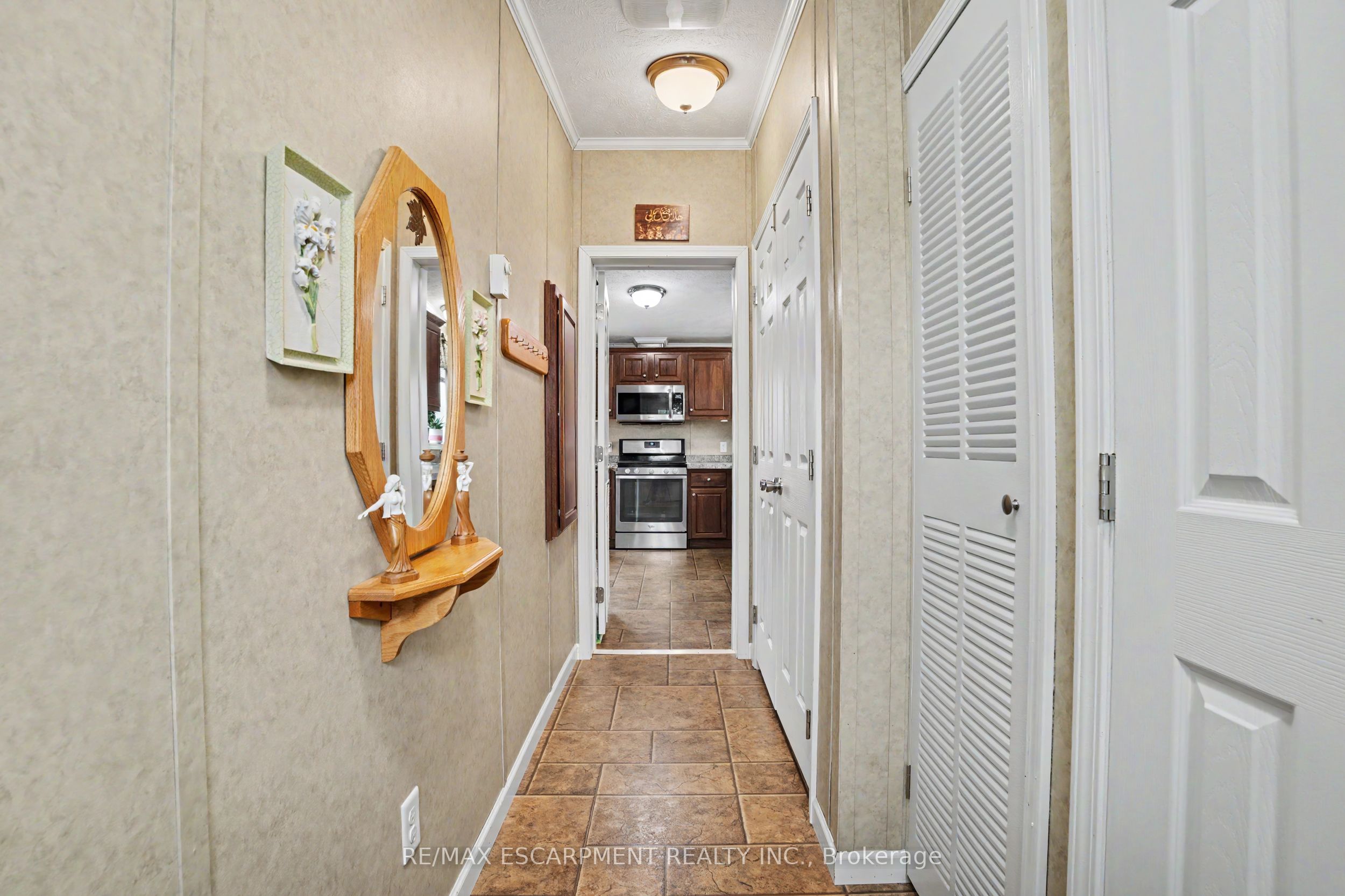 4 Hickory Hollow Property Photo 8