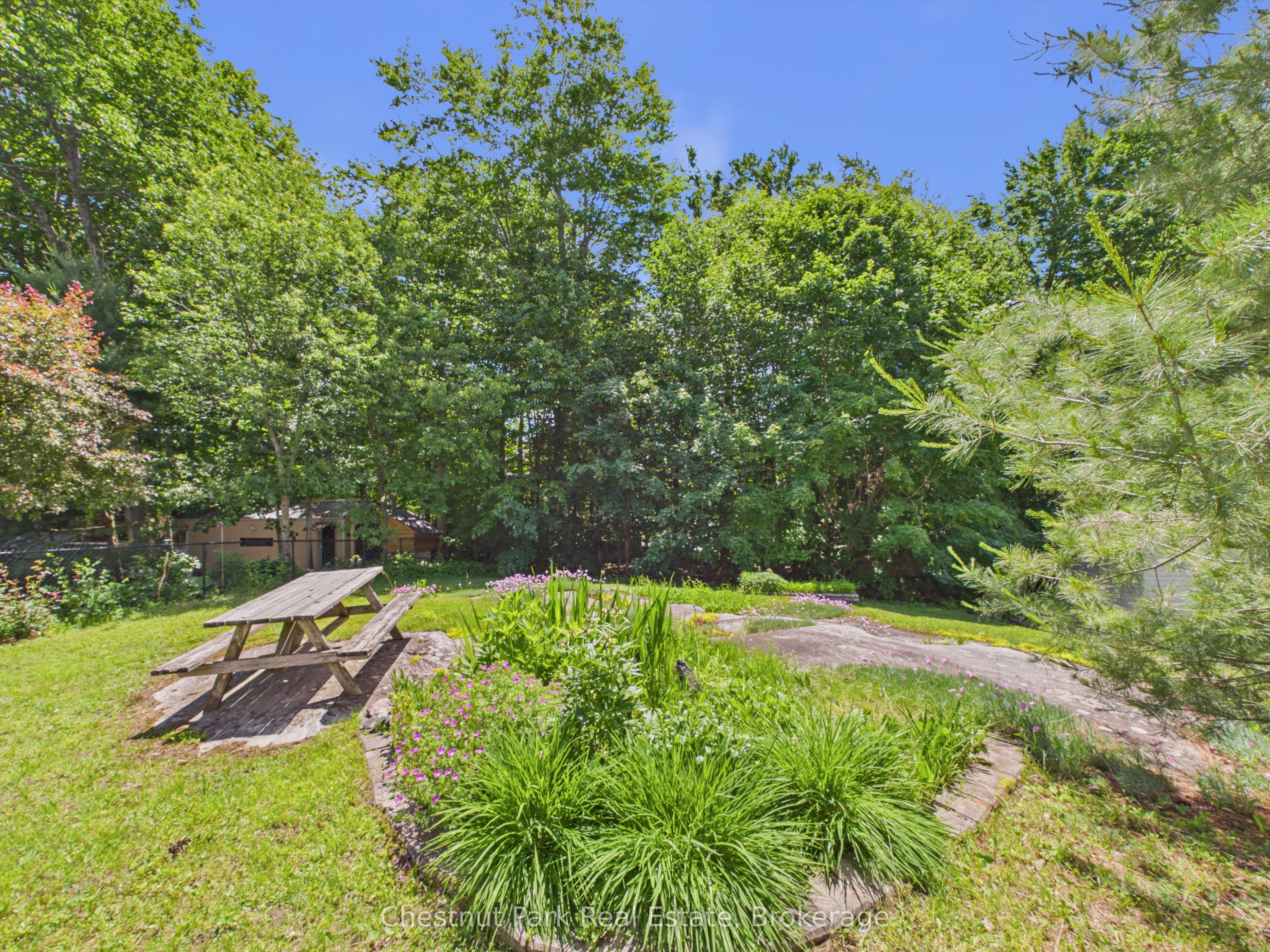 525 Lorne Street Property Photo 25