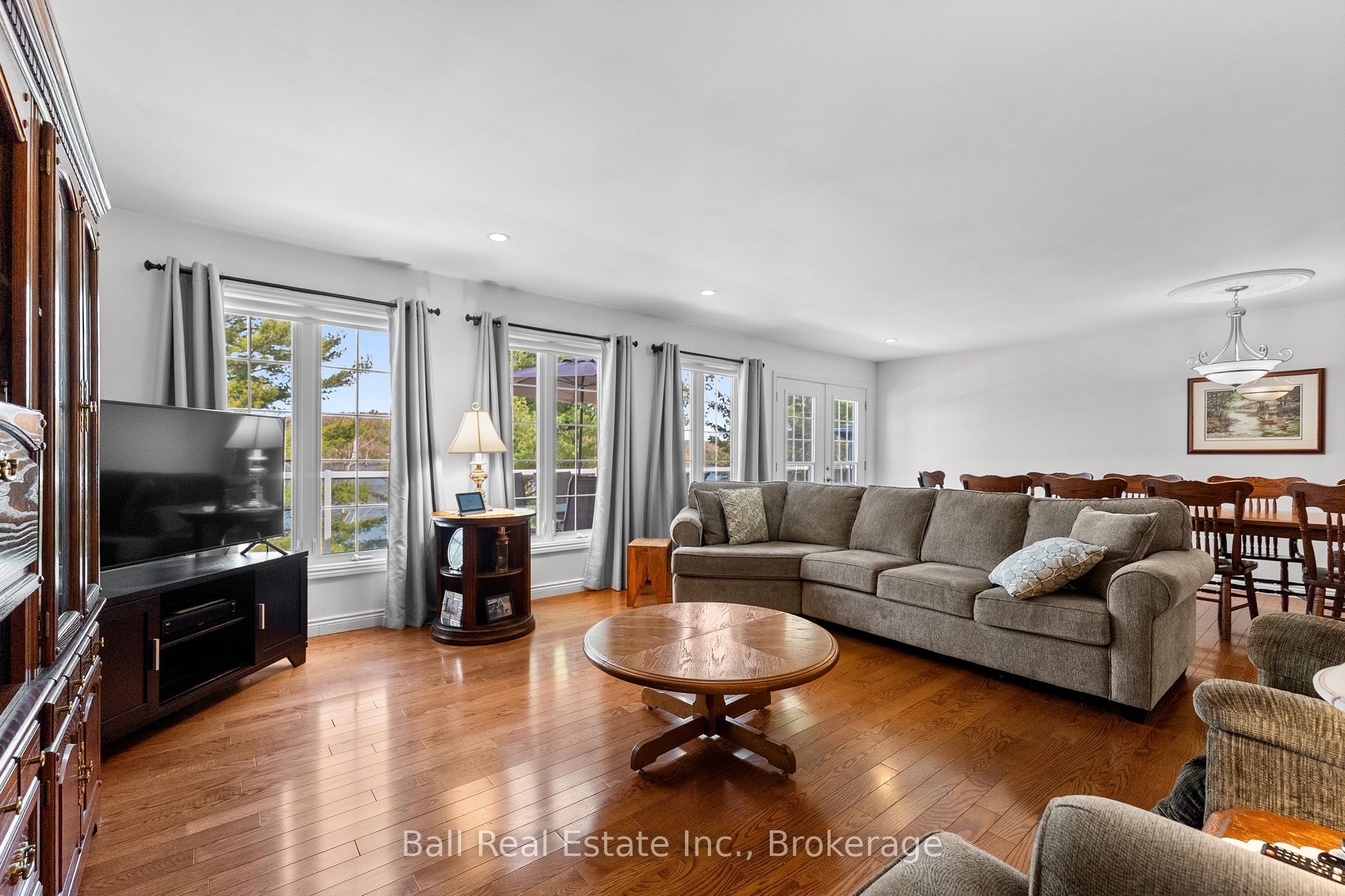 214a Centre Road Property Photo 16