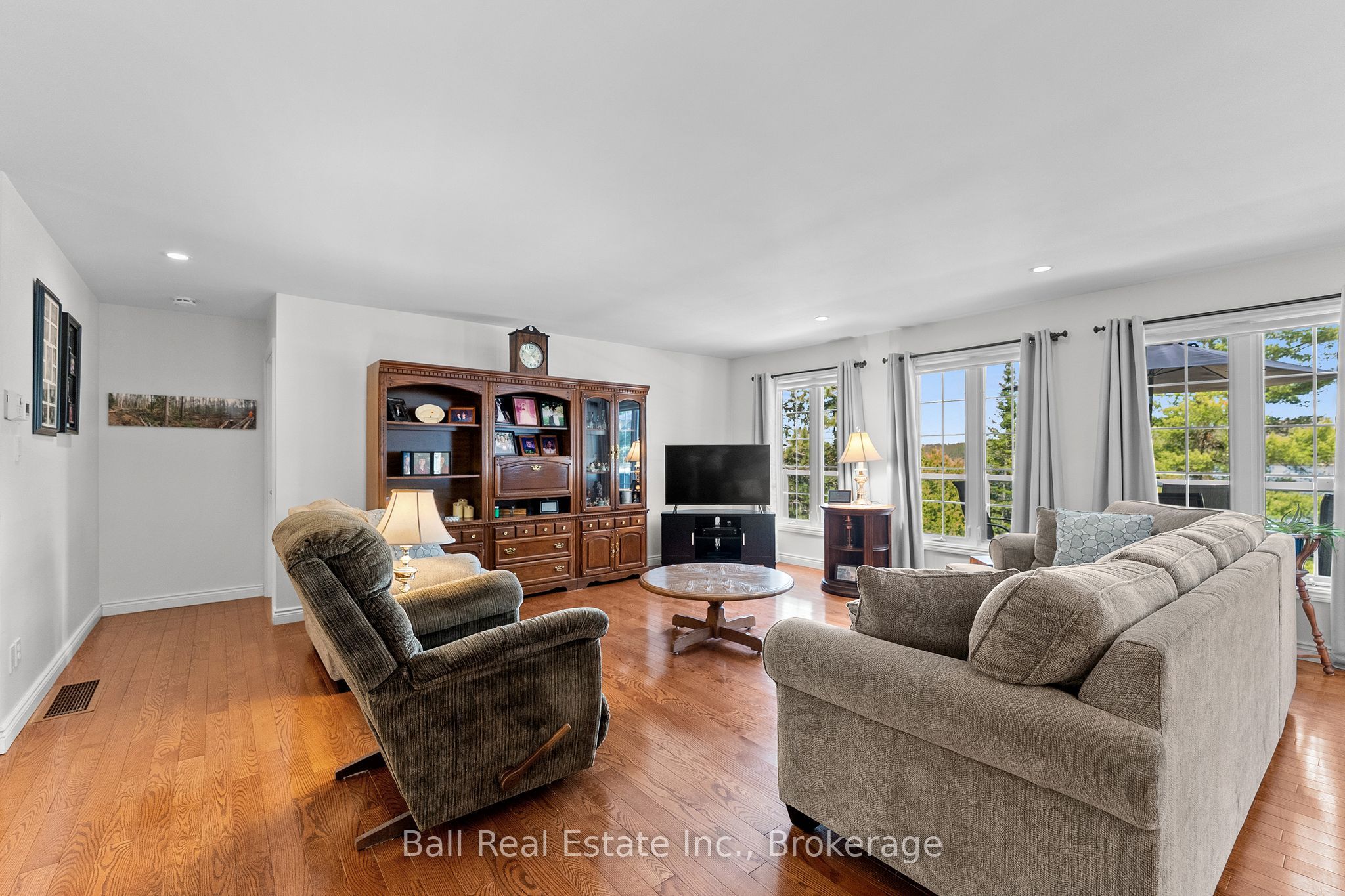 214a Centre Road Property Photo 18