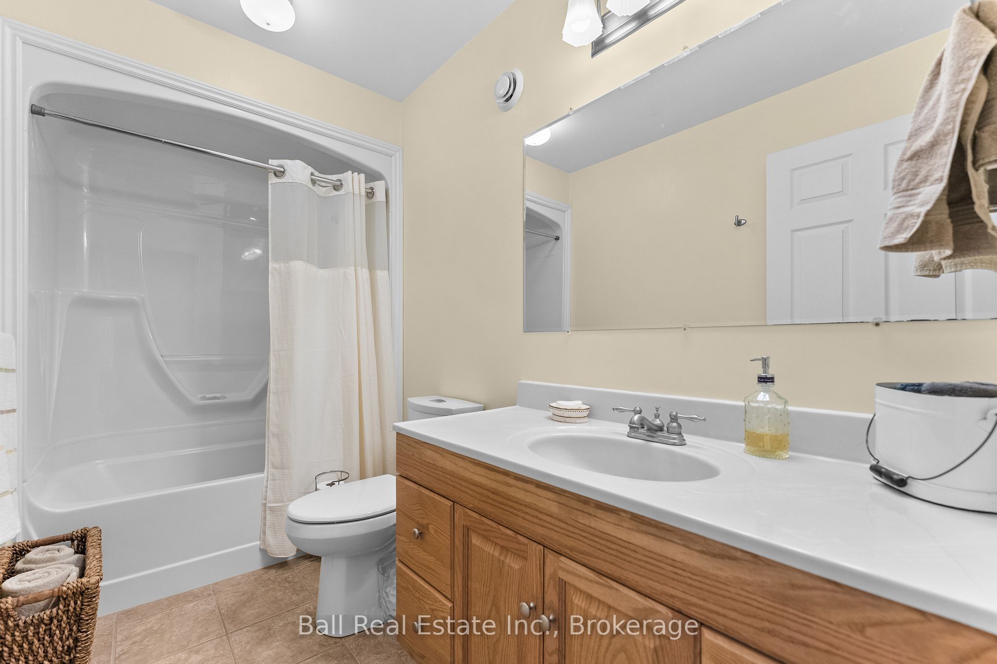 214a Centre Road Property Photo 37