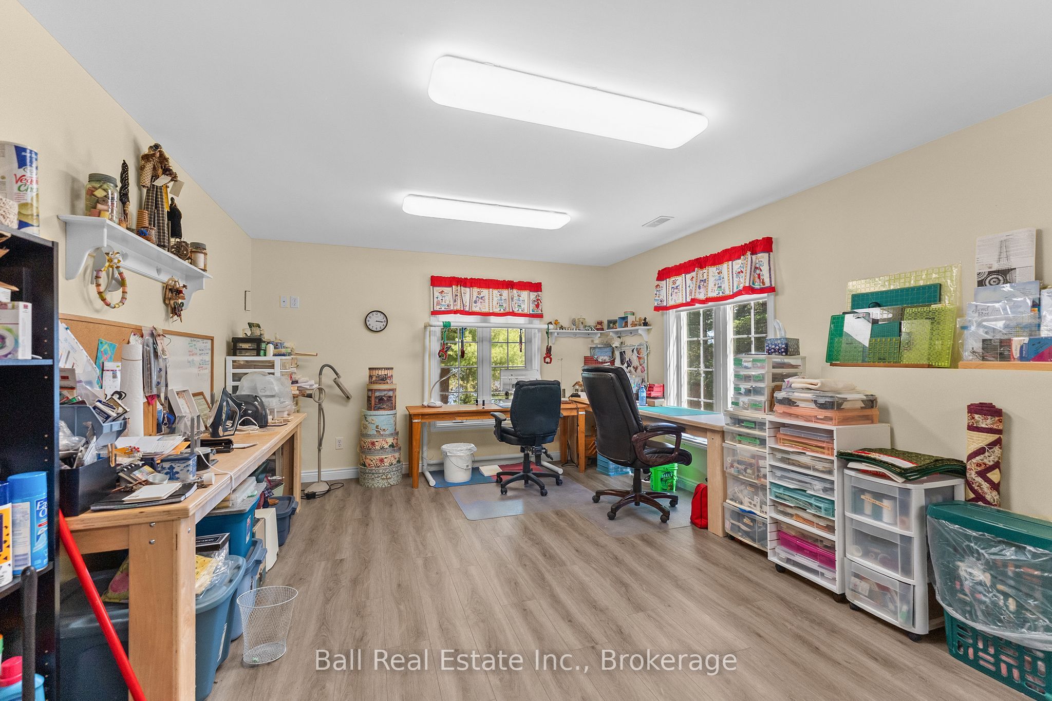 214a Centre Road Property Photo 43