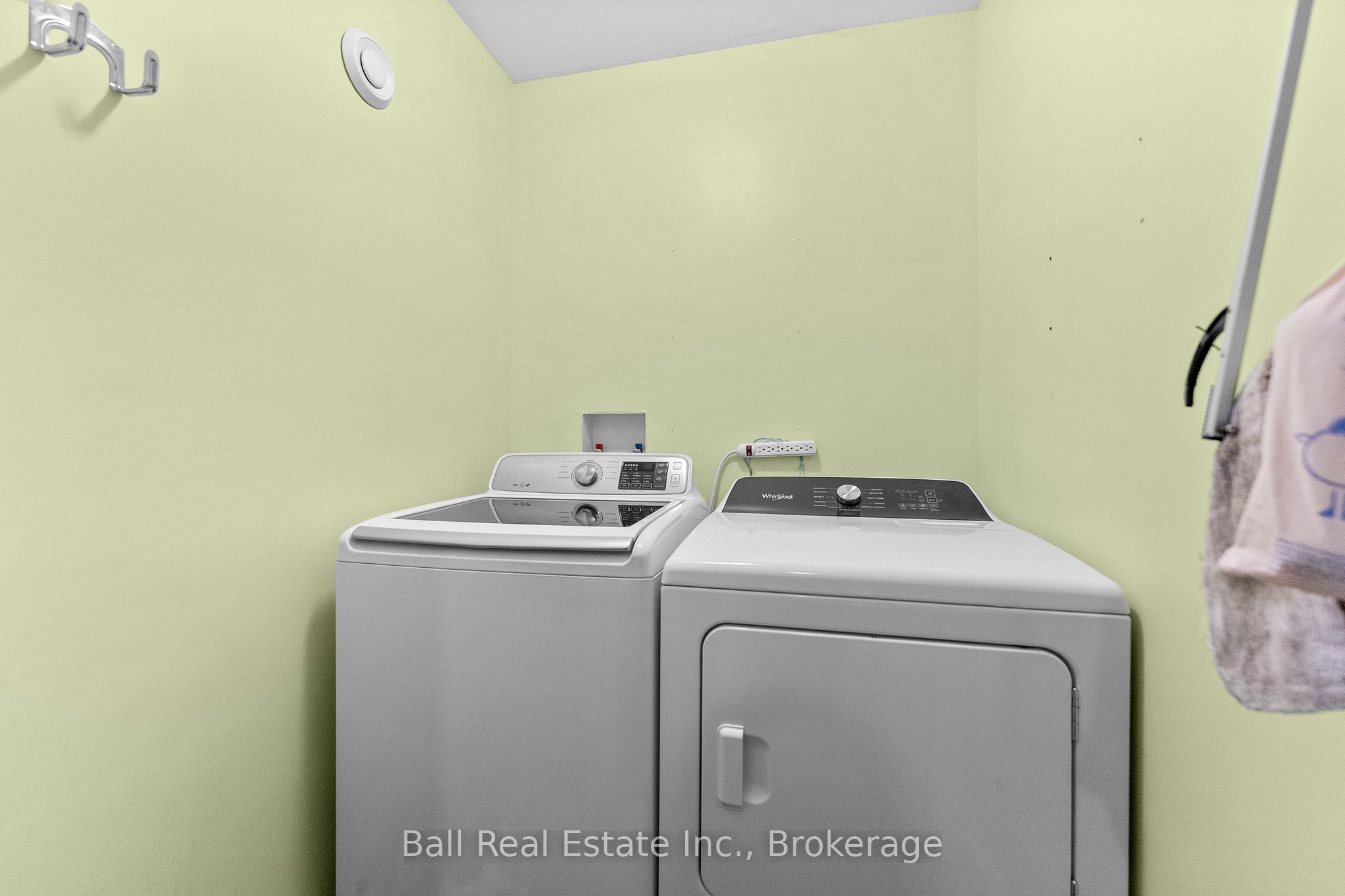 214a Centre Road Property Photo 48