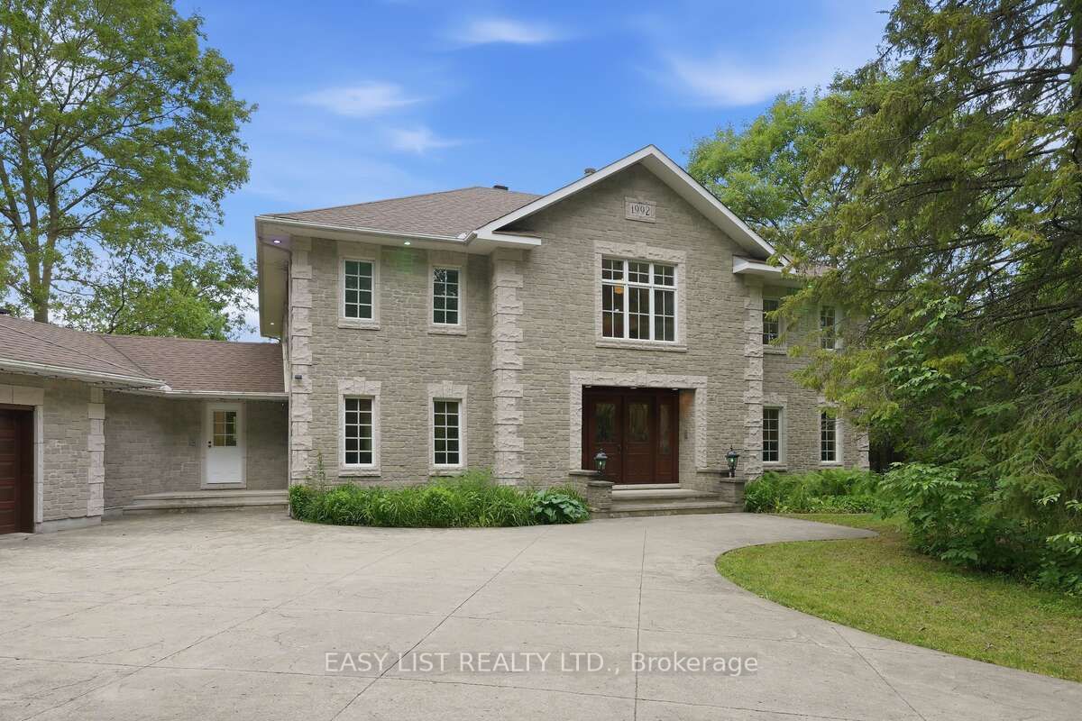 28 Marchbrook Circle Property Photo 3