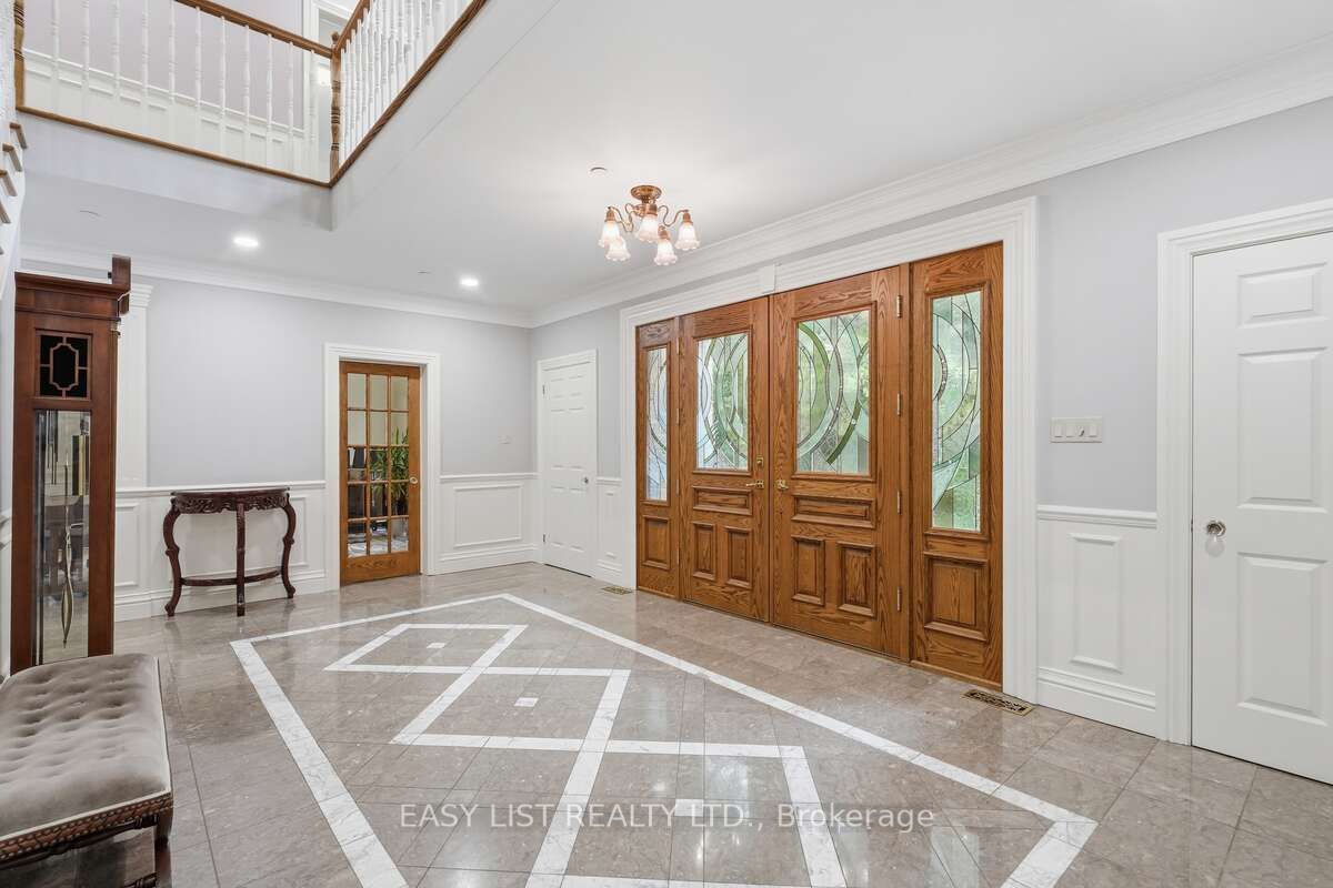 28 Marchbrook Circle Property Photo 6