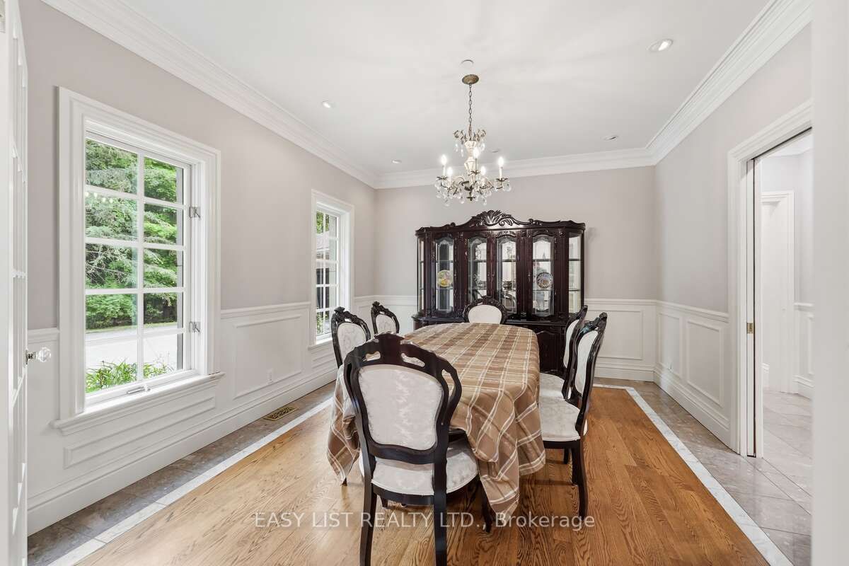 28 Marchbrook Circle Property Photo 9