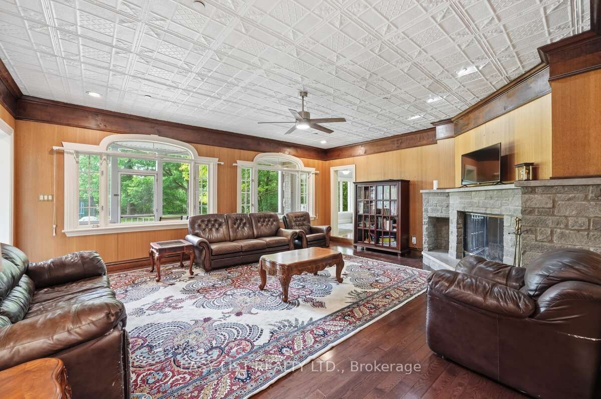 28 Marchbrook Circle Property Photo 11