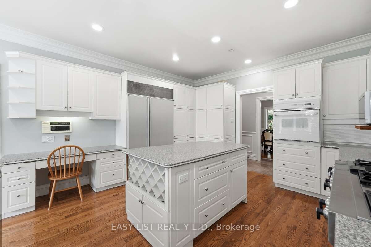 28 Marchbrook Circle Property Photo 19