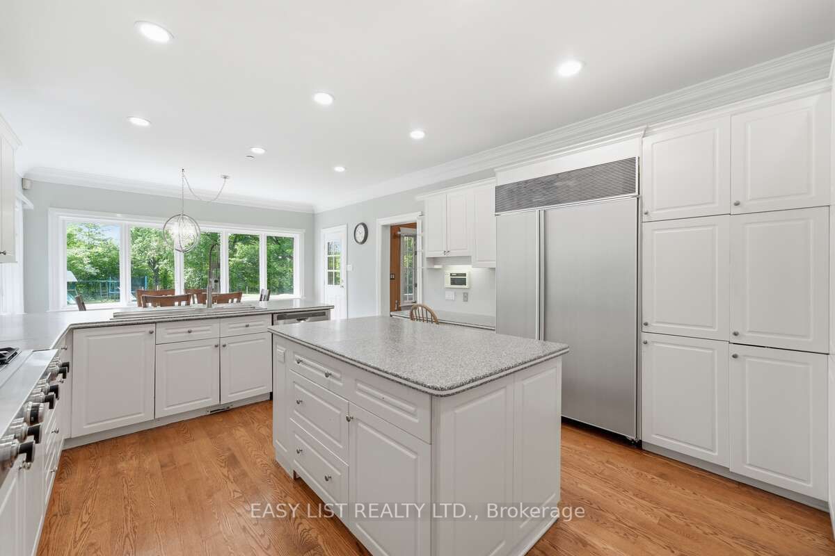 28 Marchbrook Circle Property Photo 20