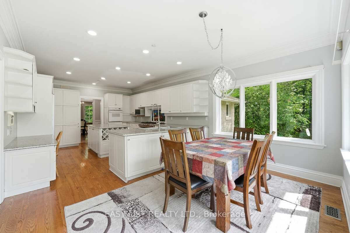 28 Marchbrook Circle Property Photo 22