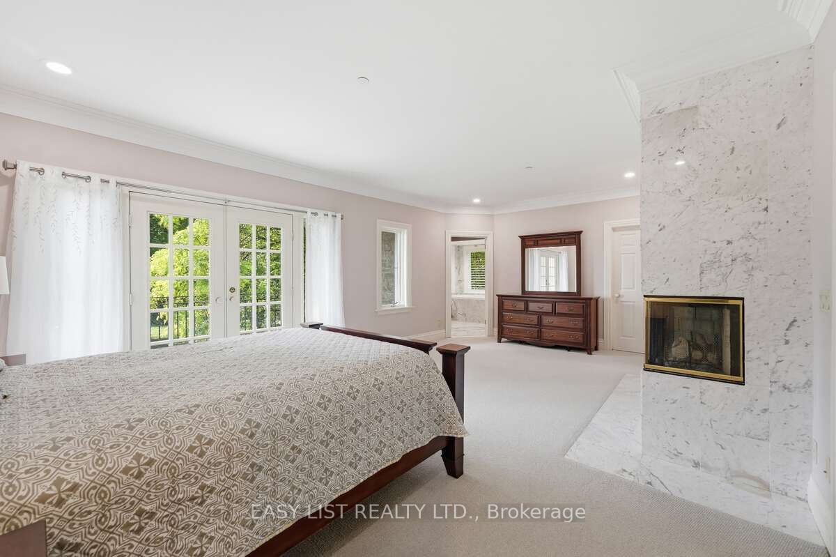 28 Marchbrook Circle Property Photo 32