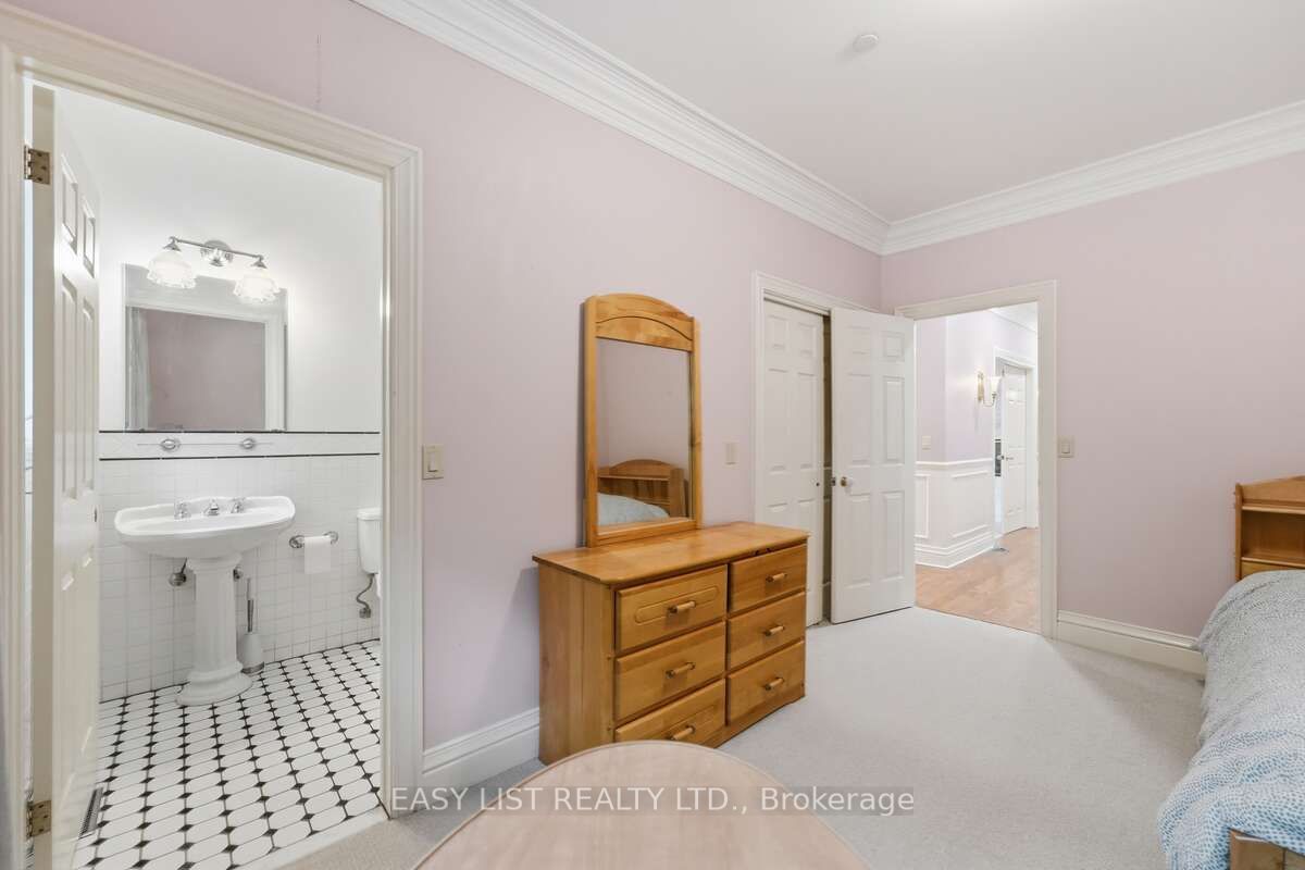 28 Marchbrook Circle Property Photo 41