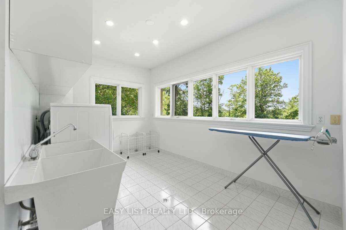 28 Marchbrook Circle Property Photo 45