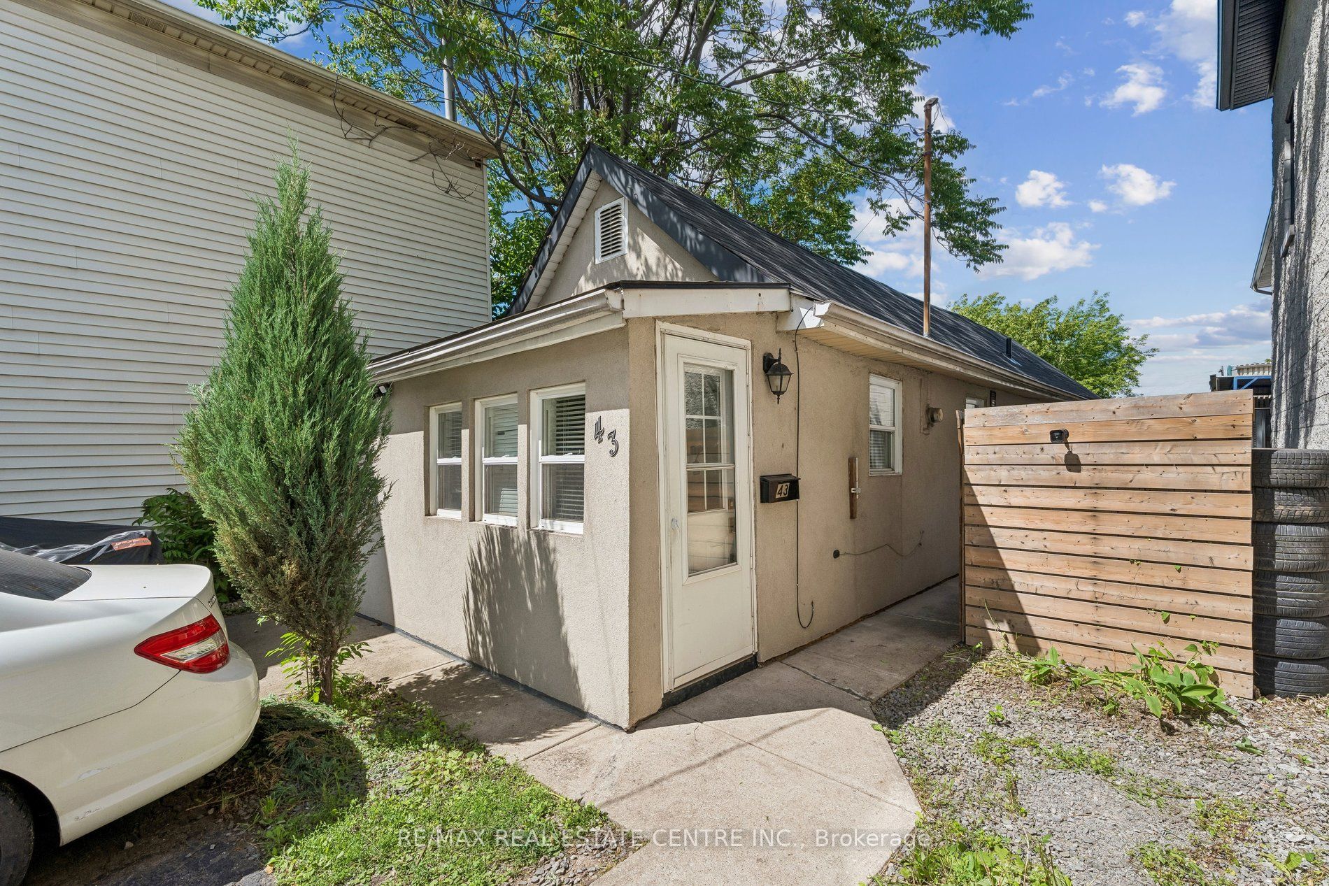43 Whitfield Avenue Property Photo 3