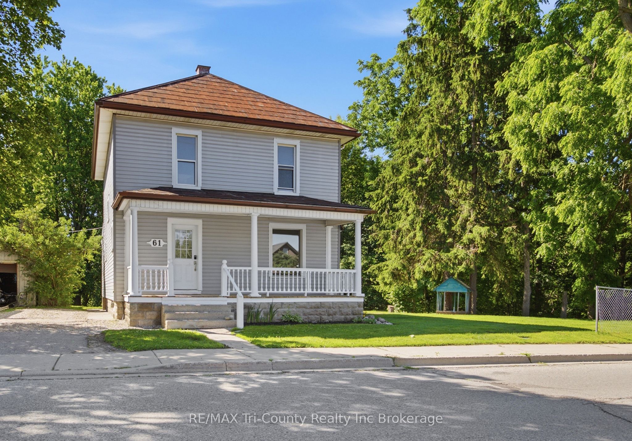 61 Brock Street E Property Photo 1