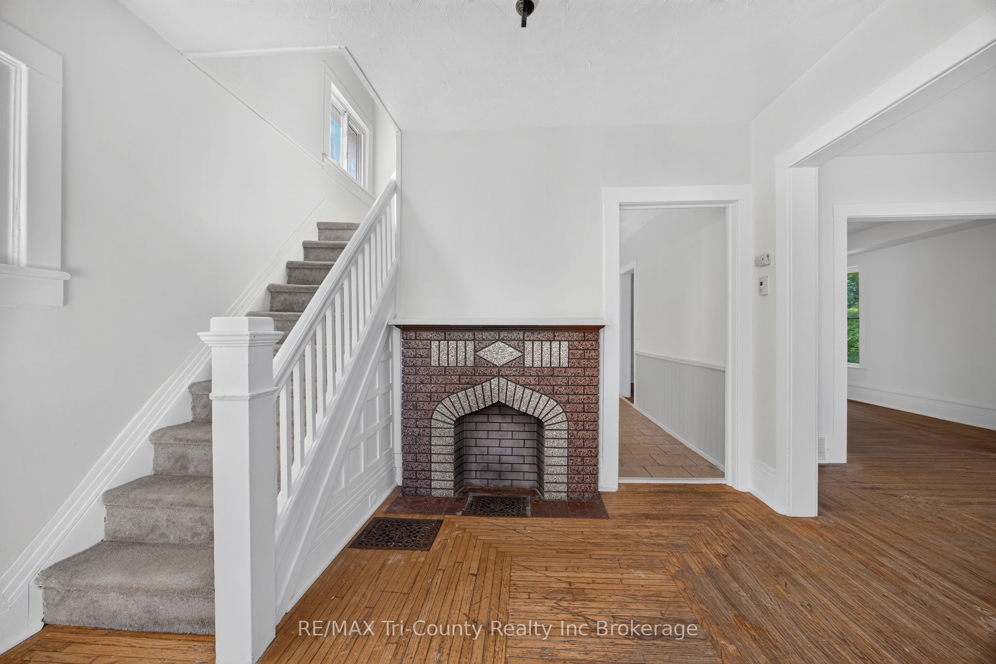61 Brock Street E Property Photo 5