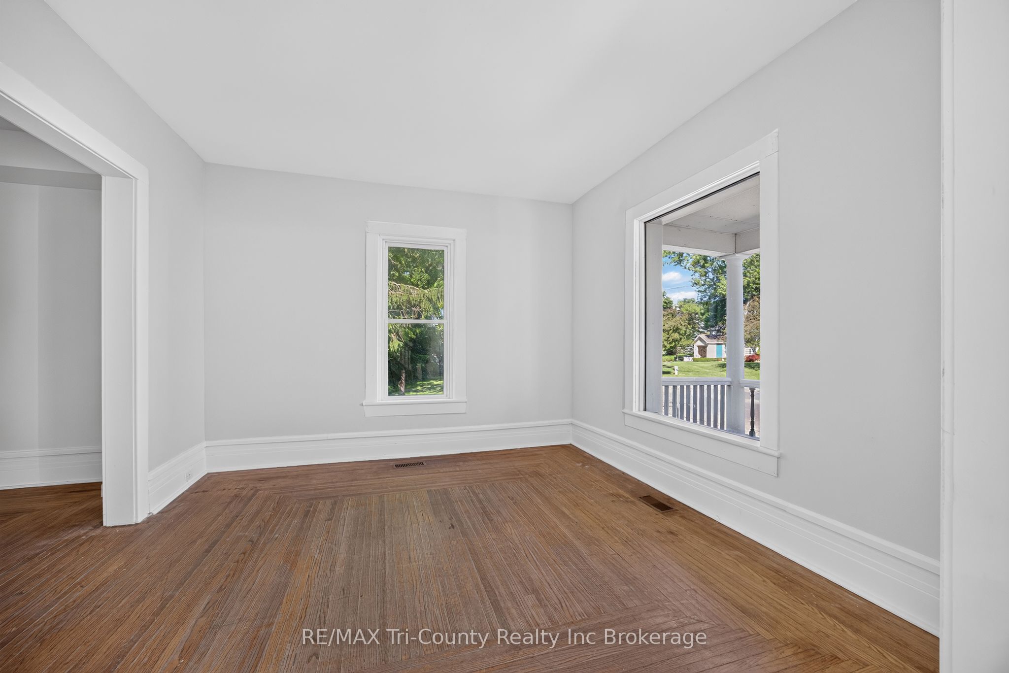 61 Brock Street E Property Photo 7