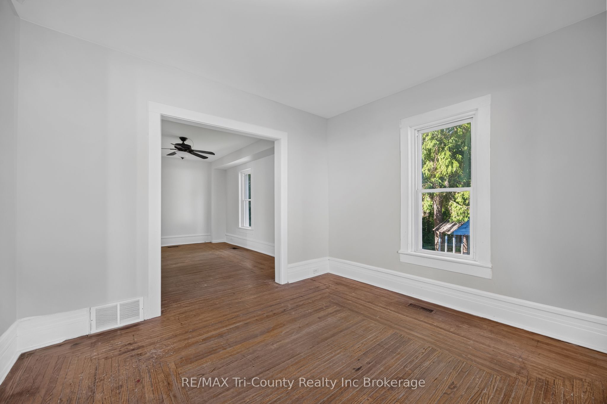 61 Brock Street E Property Photo 8