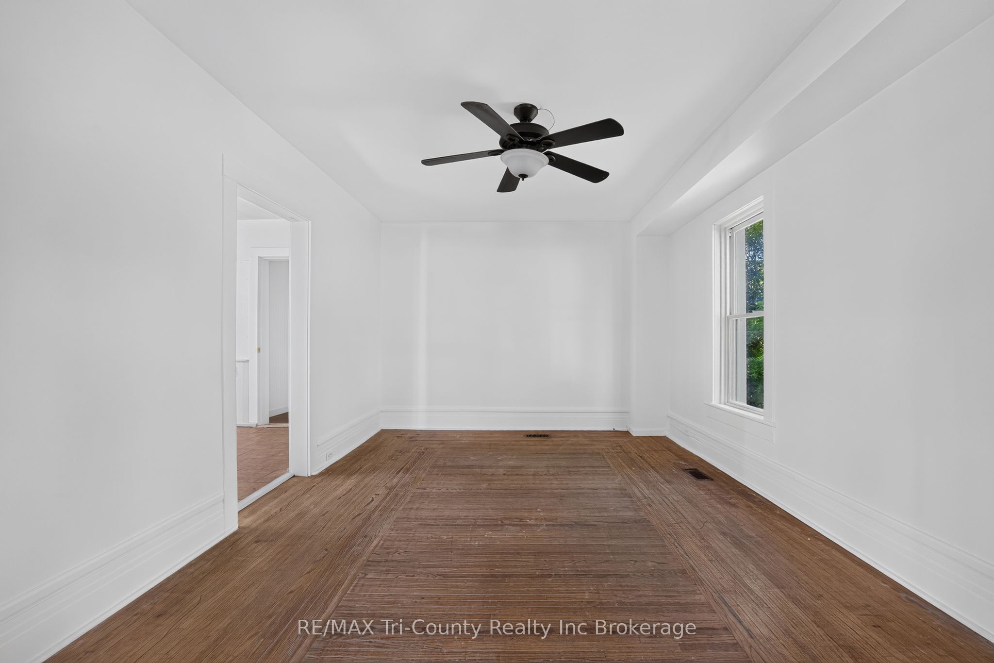 61 Brock Street E Property Photo 9