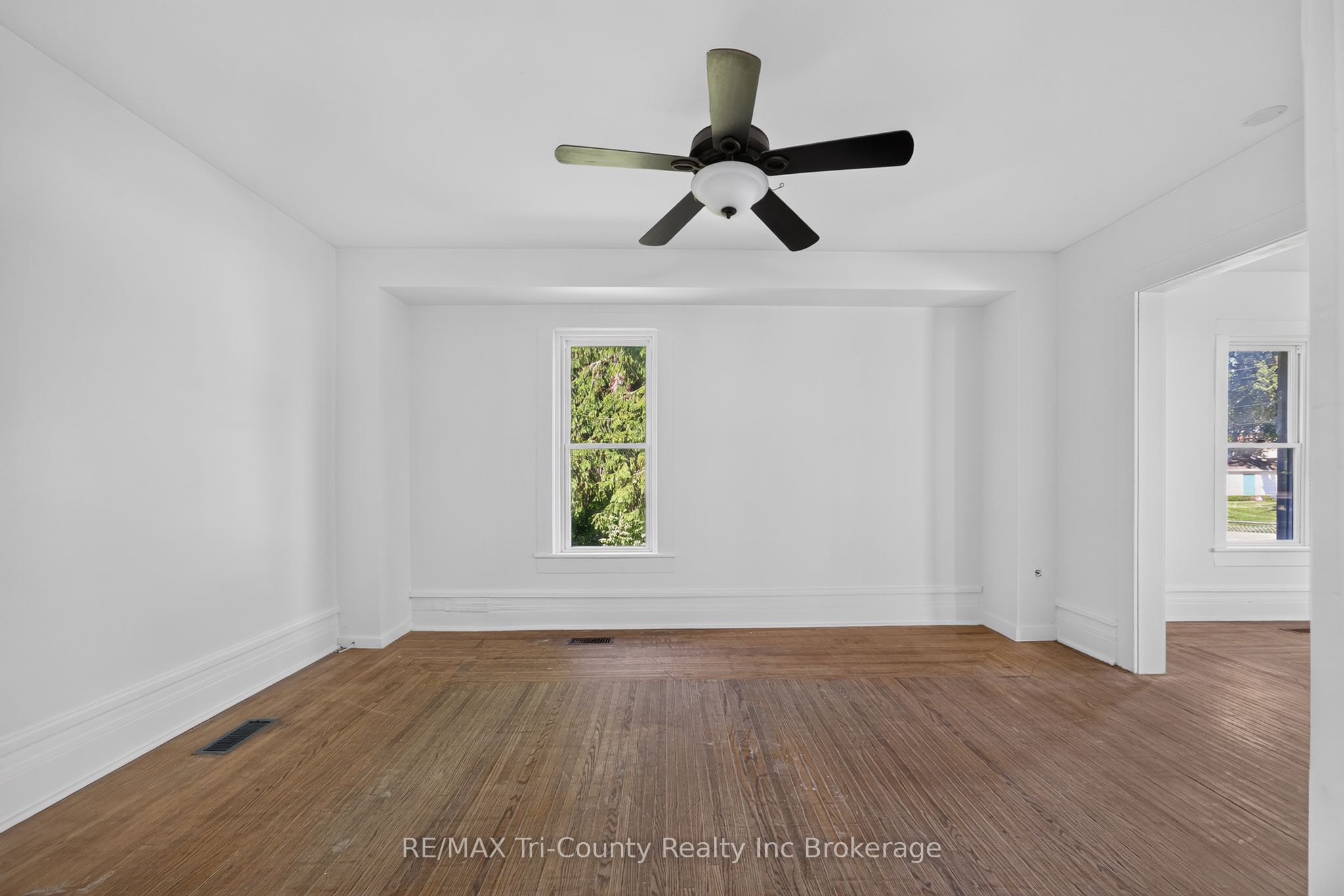 61 Brock Street E Property Photo 10