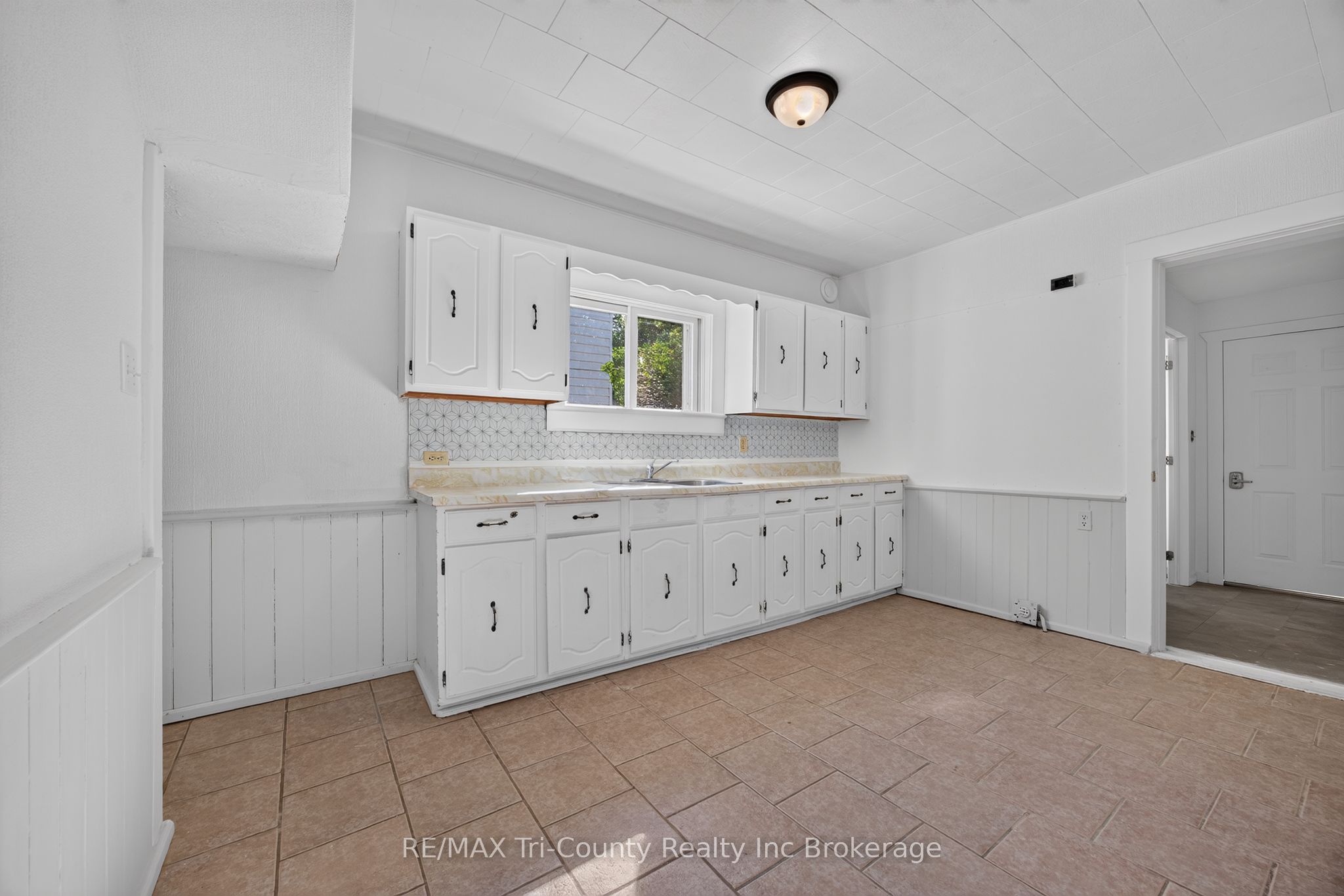 61 Brock Street E Property Photo 13