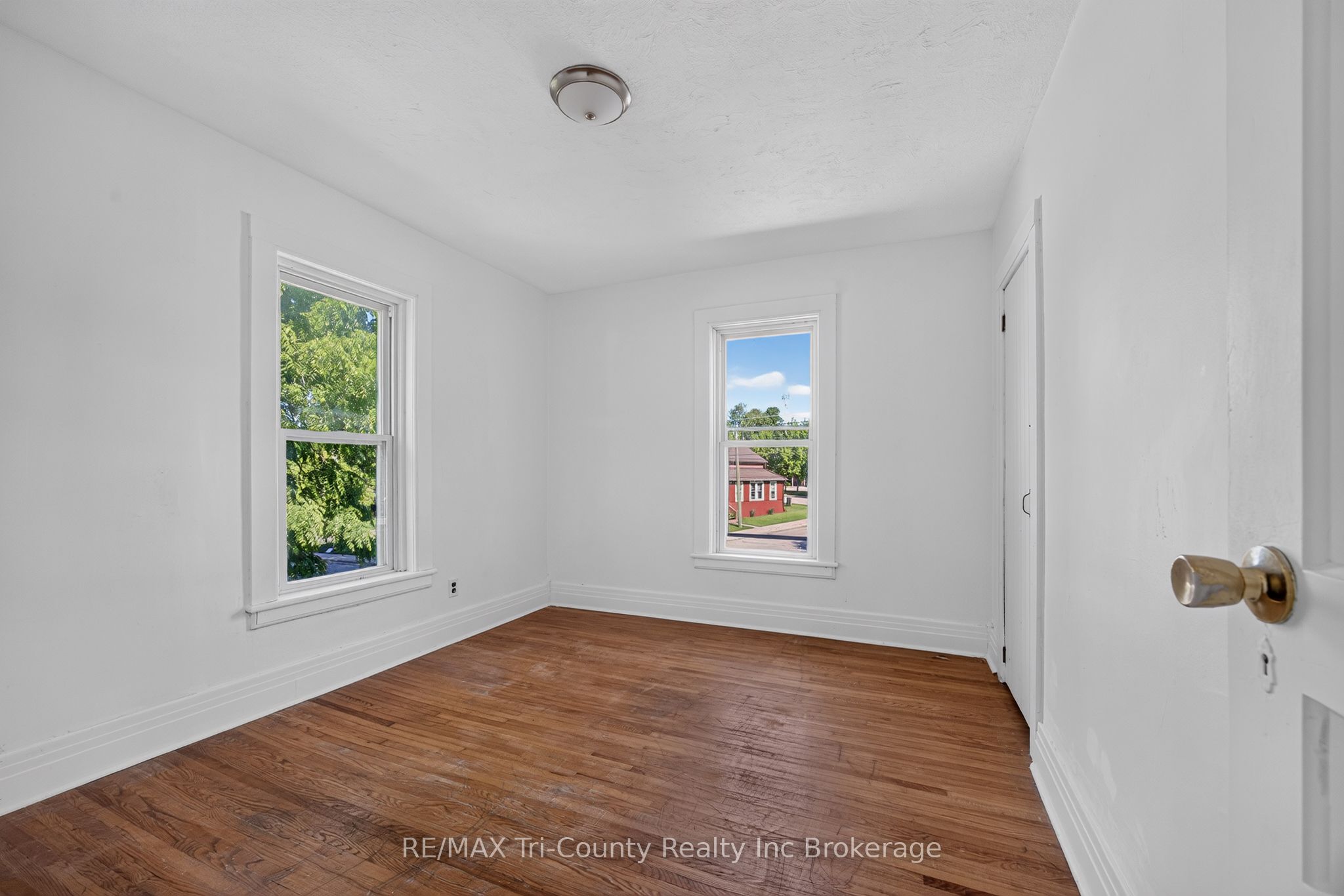 61 Brock Street E Property Photo 18