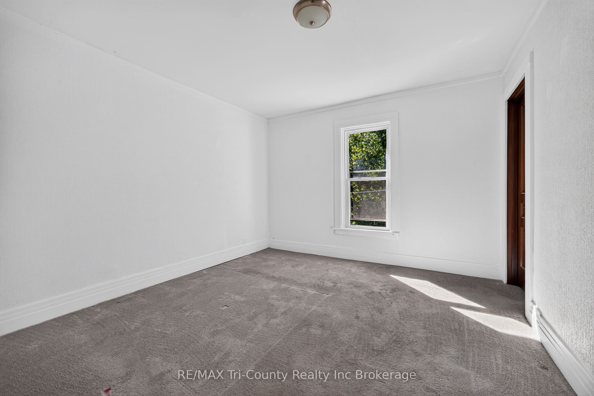 61 Brock Street E Property Photo 19