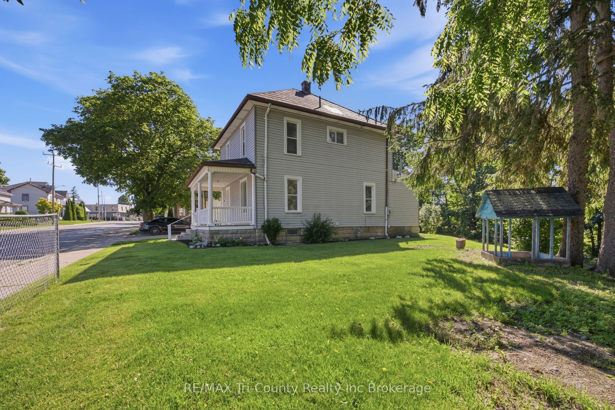 61 Brock Street E Property Photo 21