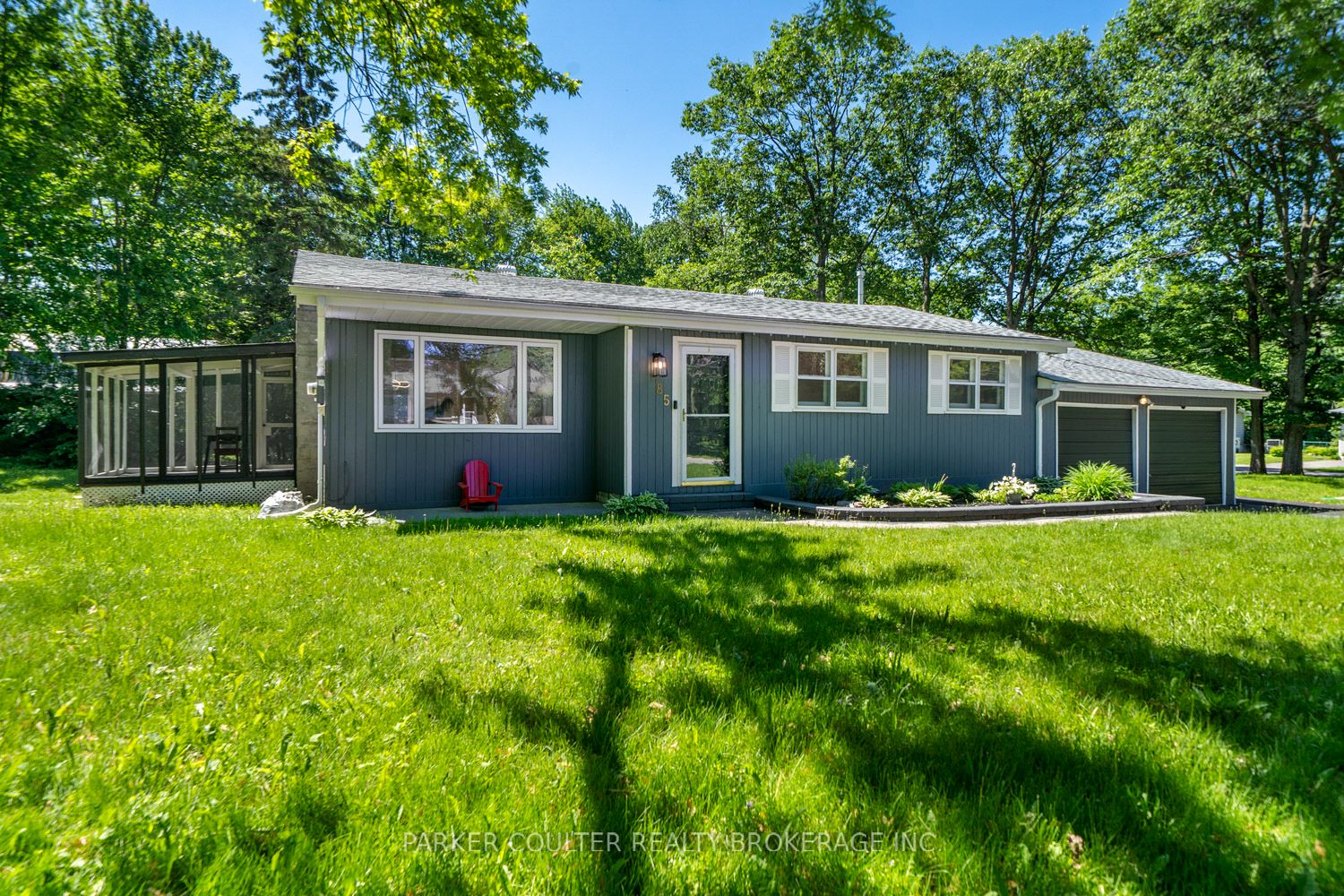 85 Evans Avenue W Property Photo 3