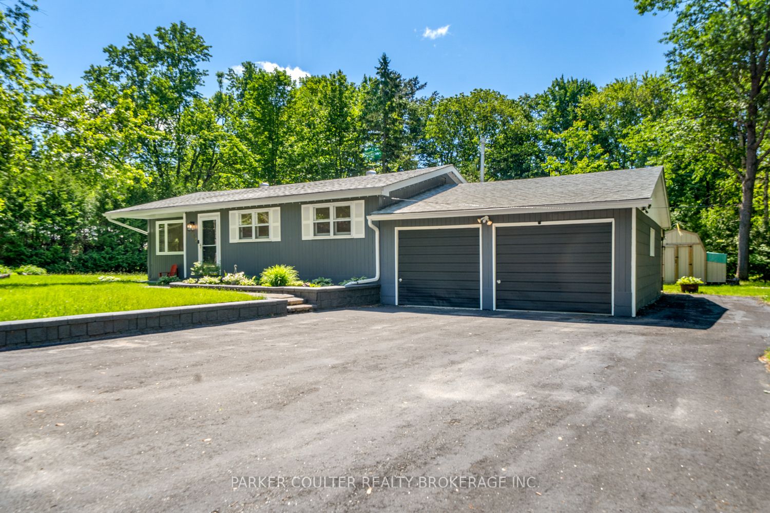 85 Evans Avenue W Property Photo 4